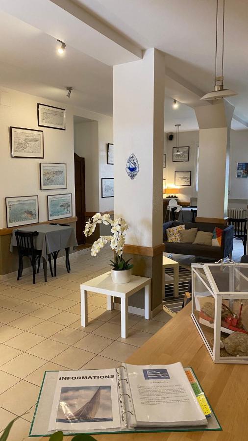Hotel La Porte Saint Pierre-Logis Hotel Intra Muros Bagian luar foto
